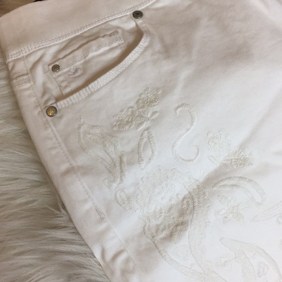 NEW Gloria Vanderbilt Avery Pull-on Skimmer Capri - Picture 2 of 4